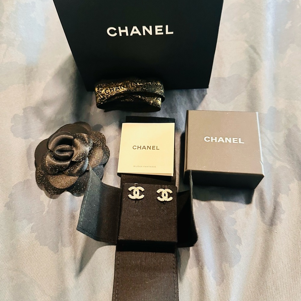New Chanel earrings never been worm